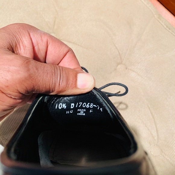 Florsheim Two Tone Plane Toe Oxfords. L3 - Picture 11 of 12